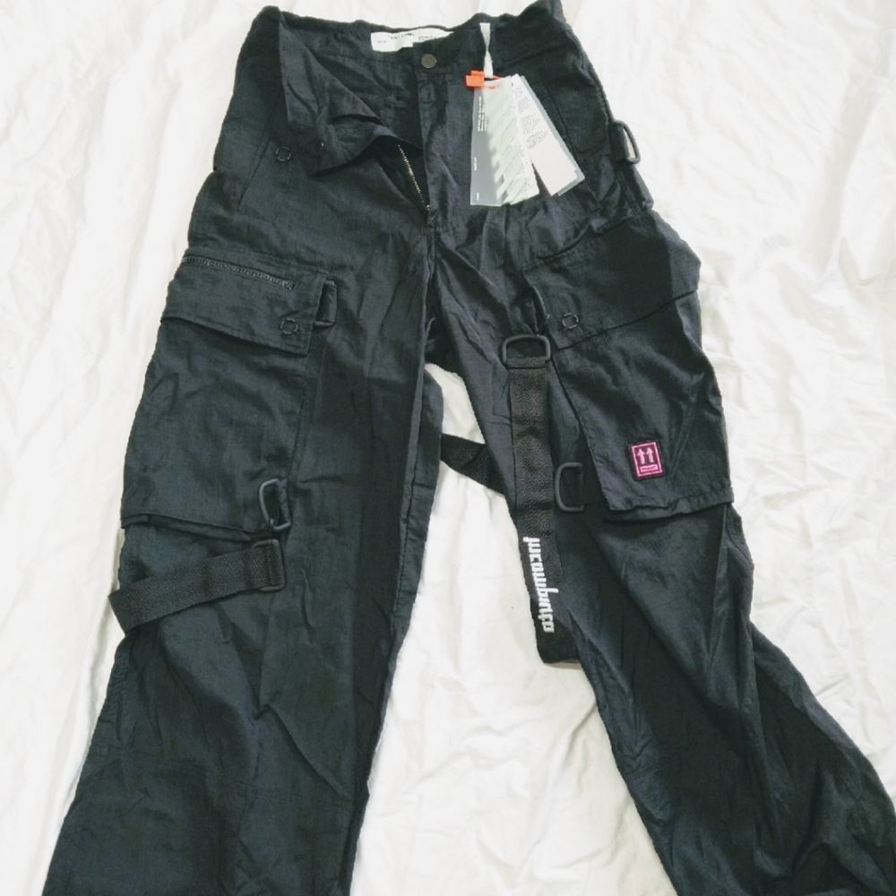 OFF-WHITE